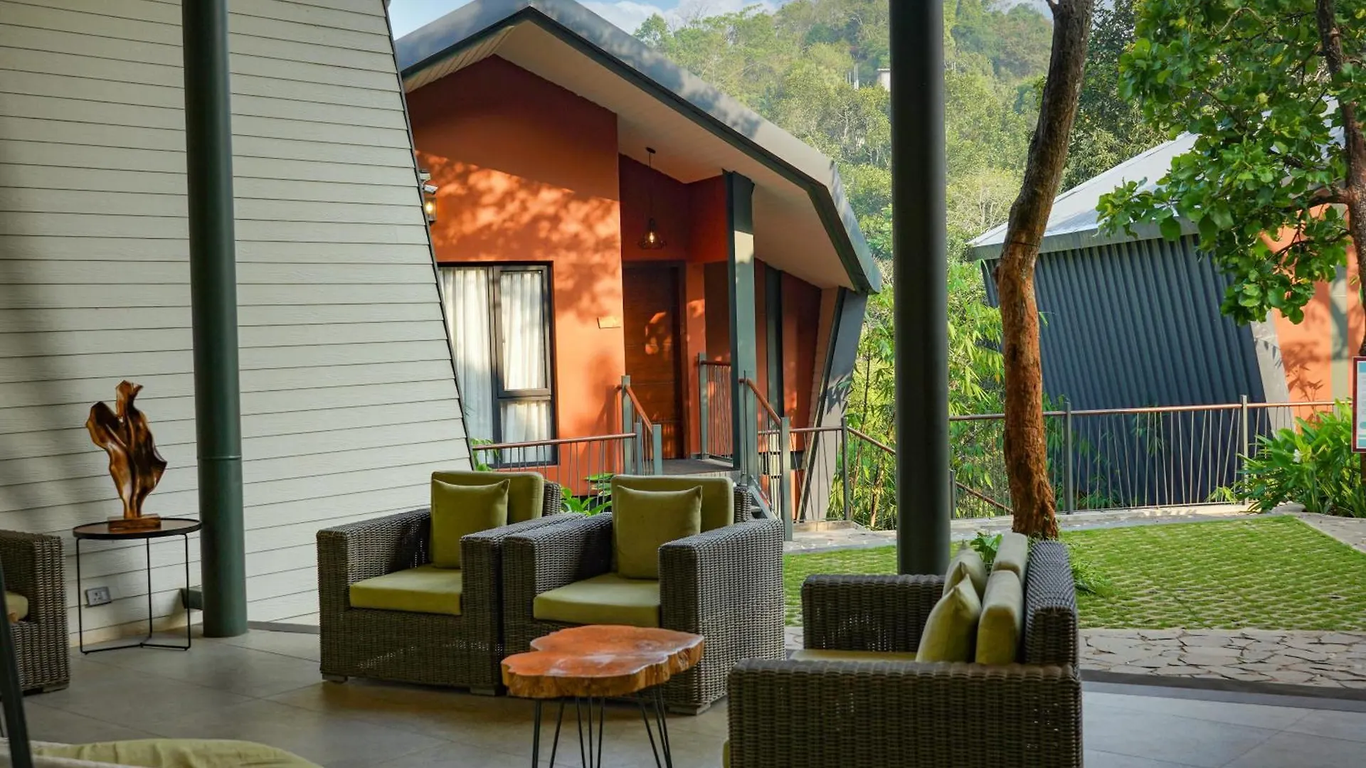Vyna Hillock Resort And Spa 비티리